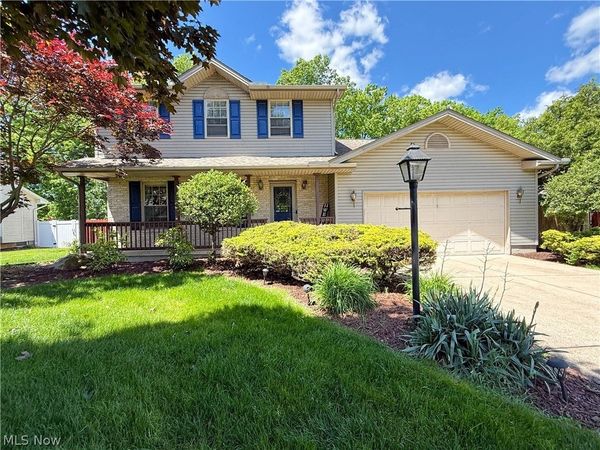 1208 Cedarwood Drive, Mineral Ridge, OH 44440