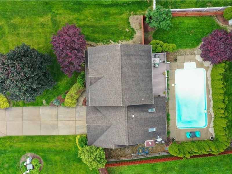 1208 Cedarwood Drive, Mineral Ridge, OH 44440 Photo 2