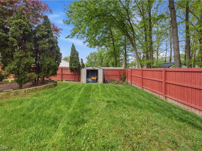 1208 Cedarwood Drive, Mineral Ridge, OH 44440 Photo 30