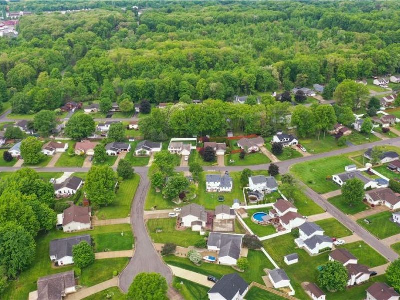 1208 Cedarwood Drive, Mineral Ridge, OH 44440 Photo 31