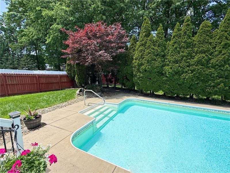 1208 Cedarwood Drive, Mineral Ridge, OH 44440 Photo 35