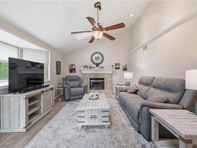 1208 Cedarwood Drive, Mineral Ridge, OH 44440 Photo 5