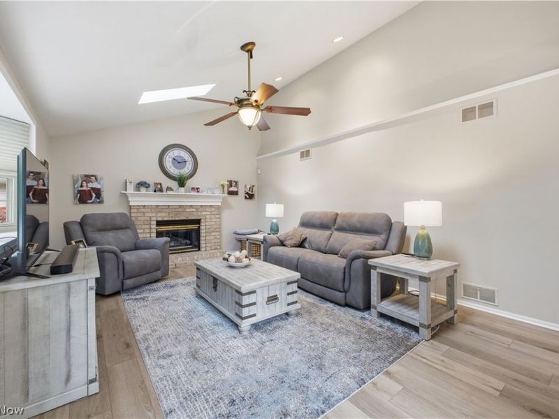 1208 Cedarwood Drive, Mineral Ridge, OH 44440 Photo 6
