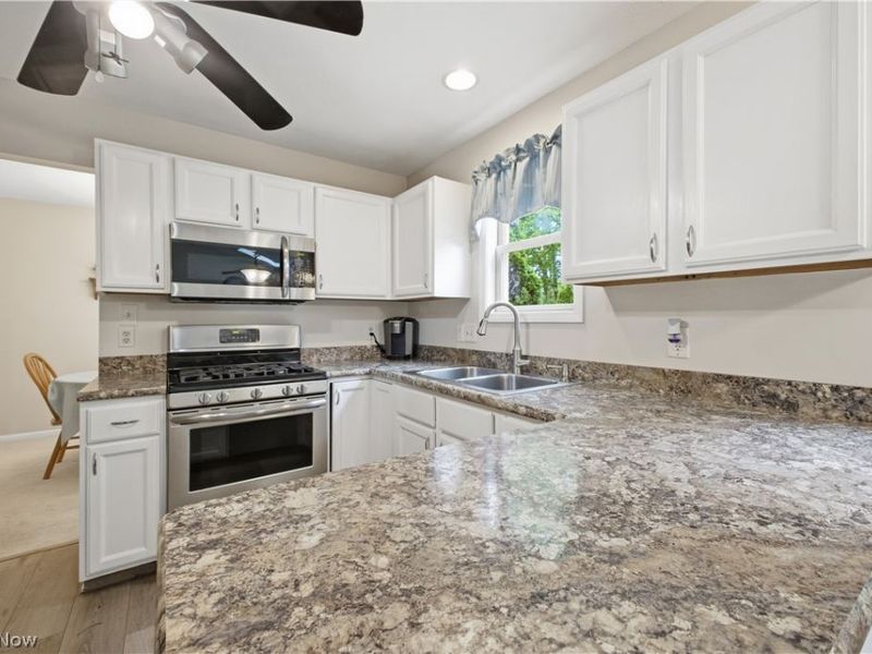1208 Cedarwood Drive, Mineral Ridge, OH 44440 Photo 7