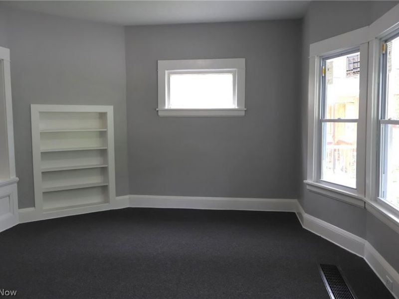 13302 Beachwood Avenue, Cleveland, OH 44105 Photo 2