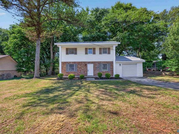 3611 NW Cedarhill Avenue, Huntsville, AL 35810