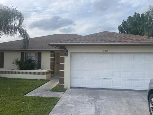 8421 Winnipesaukee Way, Lake Worth, FL 33467