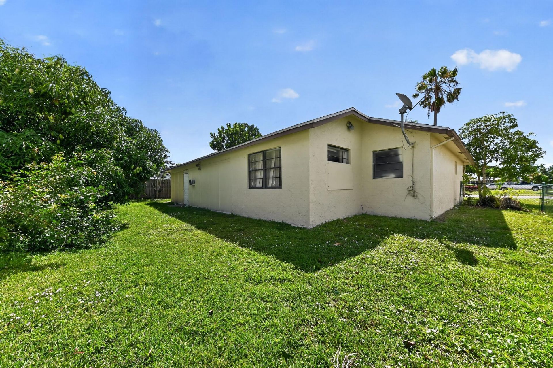 8421 Winnipesaukee Way, Lake Worth, FL 33467 Photo