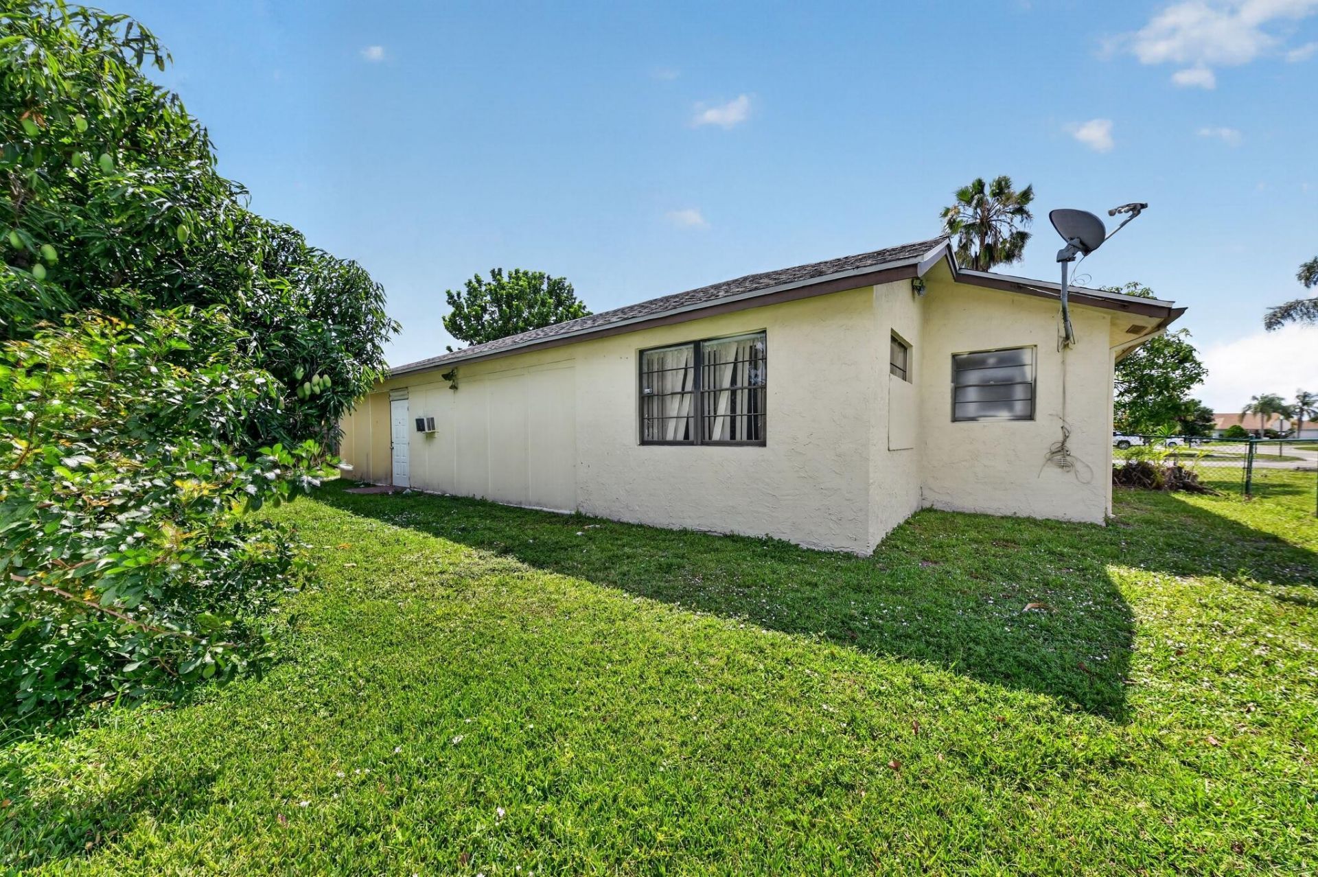 8421 Winnipesaukee Way, Lake Worth, FL 33467 Photo