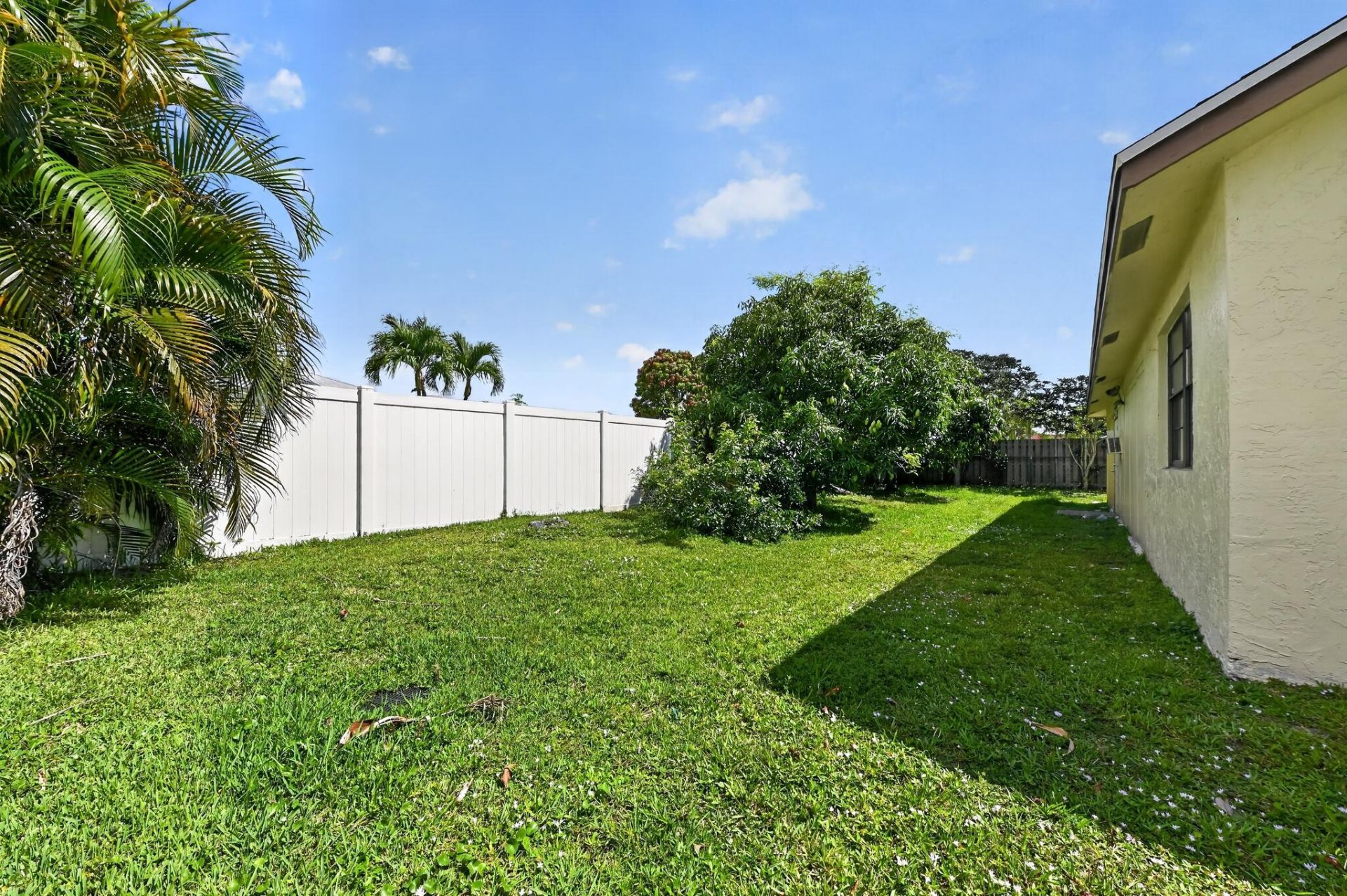 8421 Winnipesaukee Way, Lake Worth, FL 33467 Photo