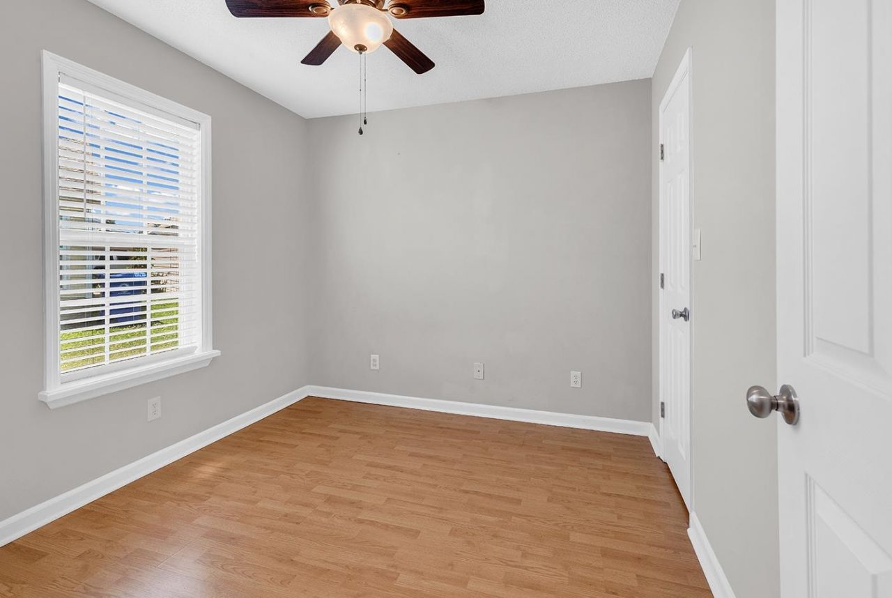 312 Lyons Cove Dr.  Photo 11