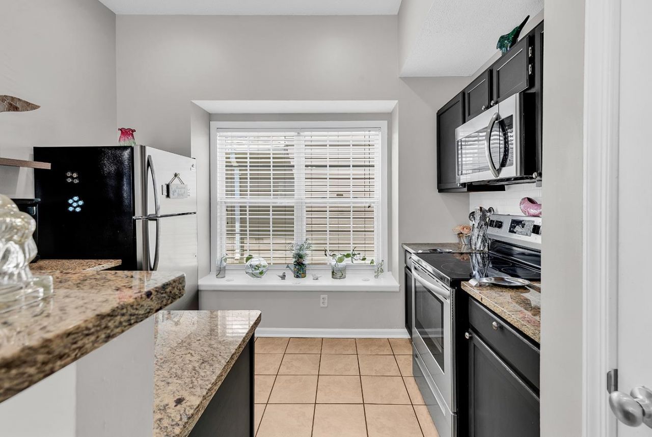 312 Lyons Cove Dr.  Photo 19