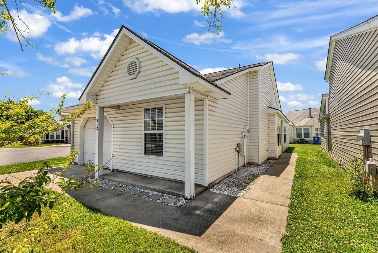 312 Lyons Cove Dr.  Photo 28