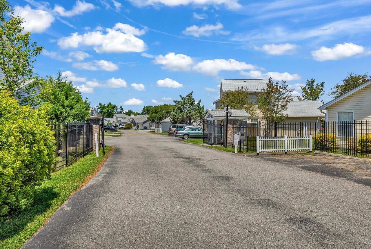 312 Lyons Cove Dr.  Photo 32