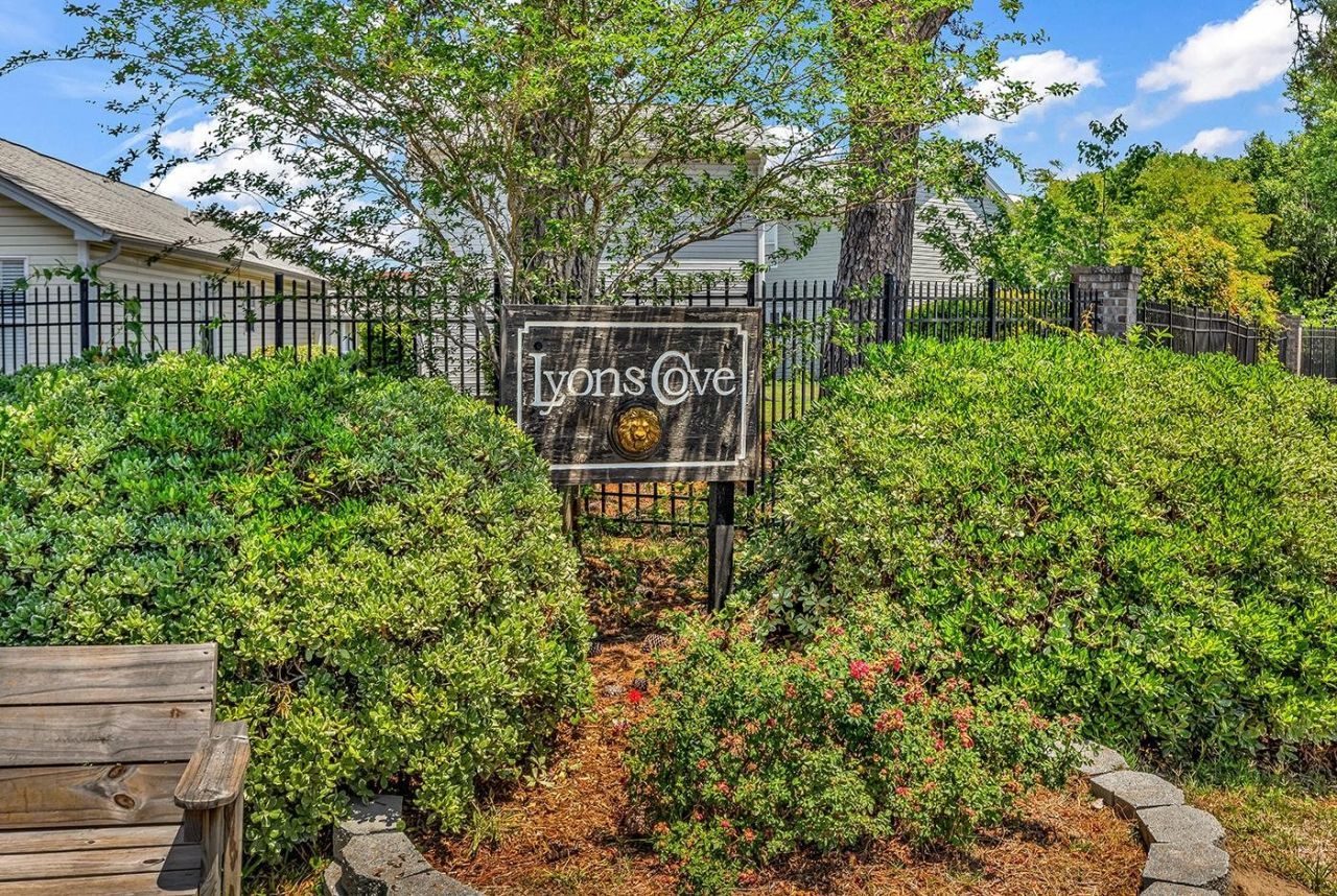 312 Lyons Cove Dr.  Photo 33