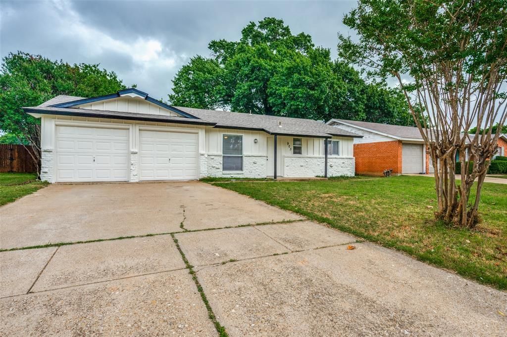 903 Woodbrook Street, Arlington, TX 76011 Main Photo