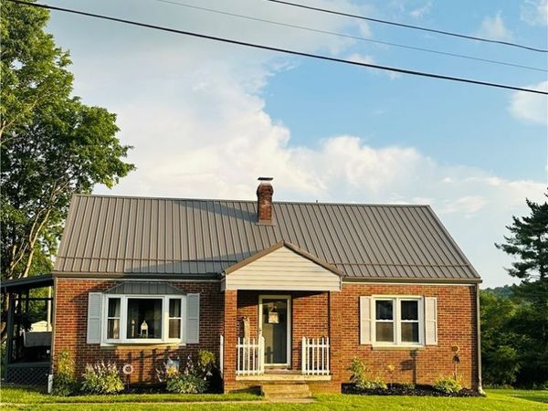 5966 Fairdale Drive, Cambridge, OH 43725