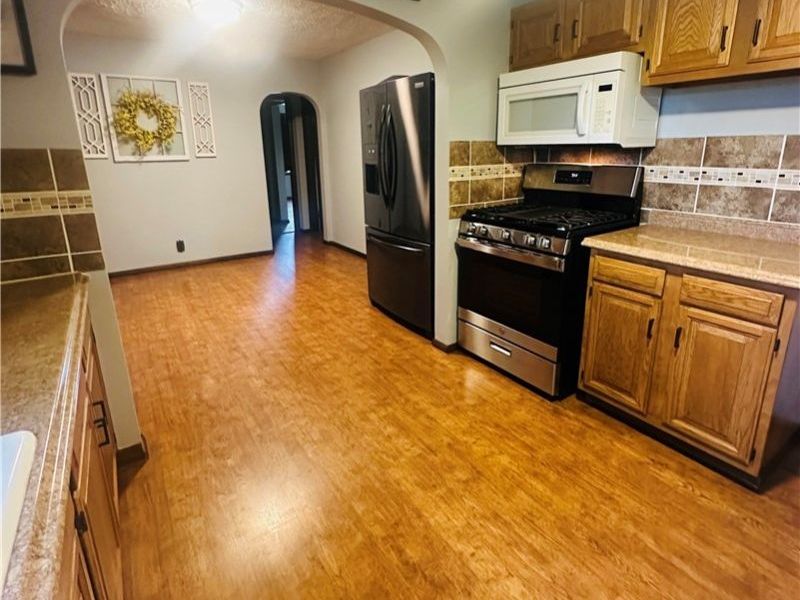 5966 Fairdale Drive, Cambridge, OH 43725 Photo 10