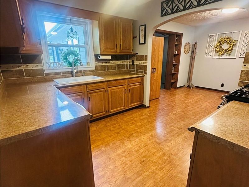 5966 Fairdale Drive, Cambridge, OH 43725 Photo 11