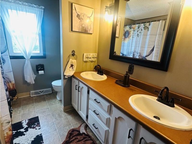 5966 Fairdale Drive, Cambridge, OH 43725 Photo 24