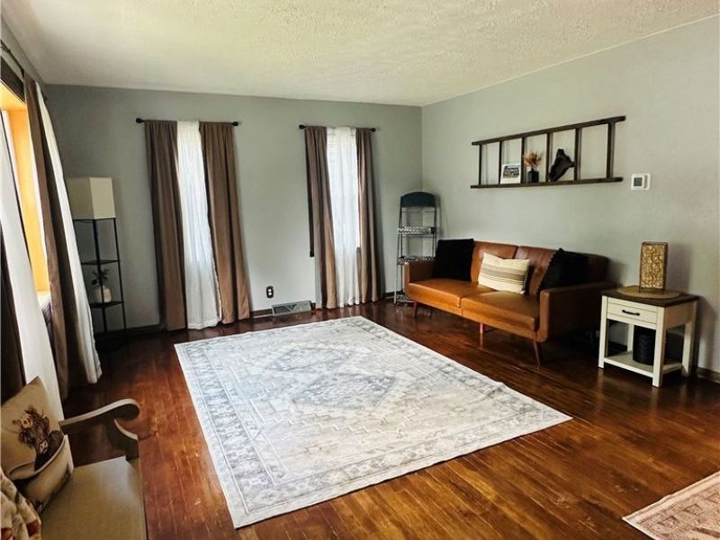 5966 Fairdale Drive, Cambridge, OH 43725 Photo 4