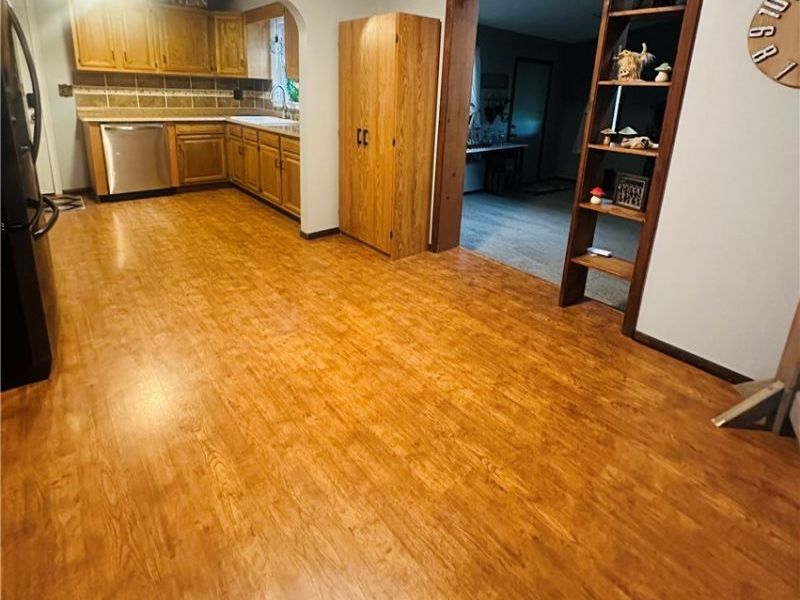 5966 Fairdale Drive, Cambridge, OH 43725 Photo 9