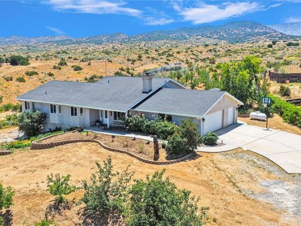 5137 Cygnet, Phelan, CA 92371