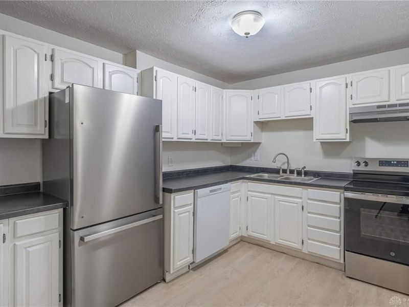 4400-4402 Pinebrook Court, Unit 4402, Sugarcreek Township, OH 45458 Photo 6
