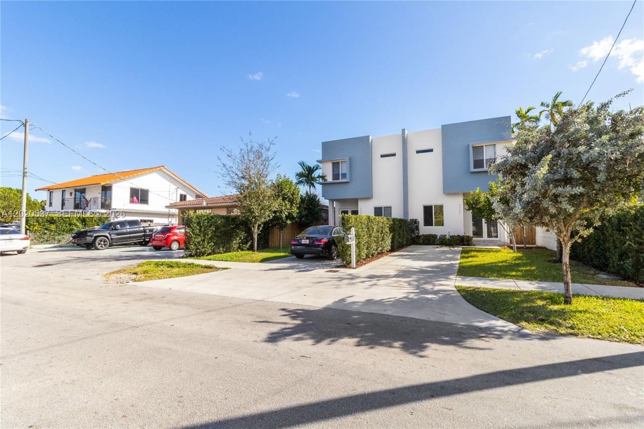 3362 SW 23rd Ter , Unit 3362, Miami, FL 33145 Photo