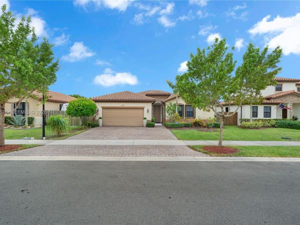 2484 SE 1st St , Homestead, FL 33033