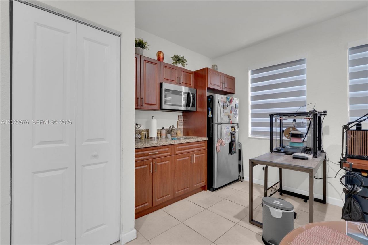 2484 SE 1st St , Homestead, FL 33033 Photo