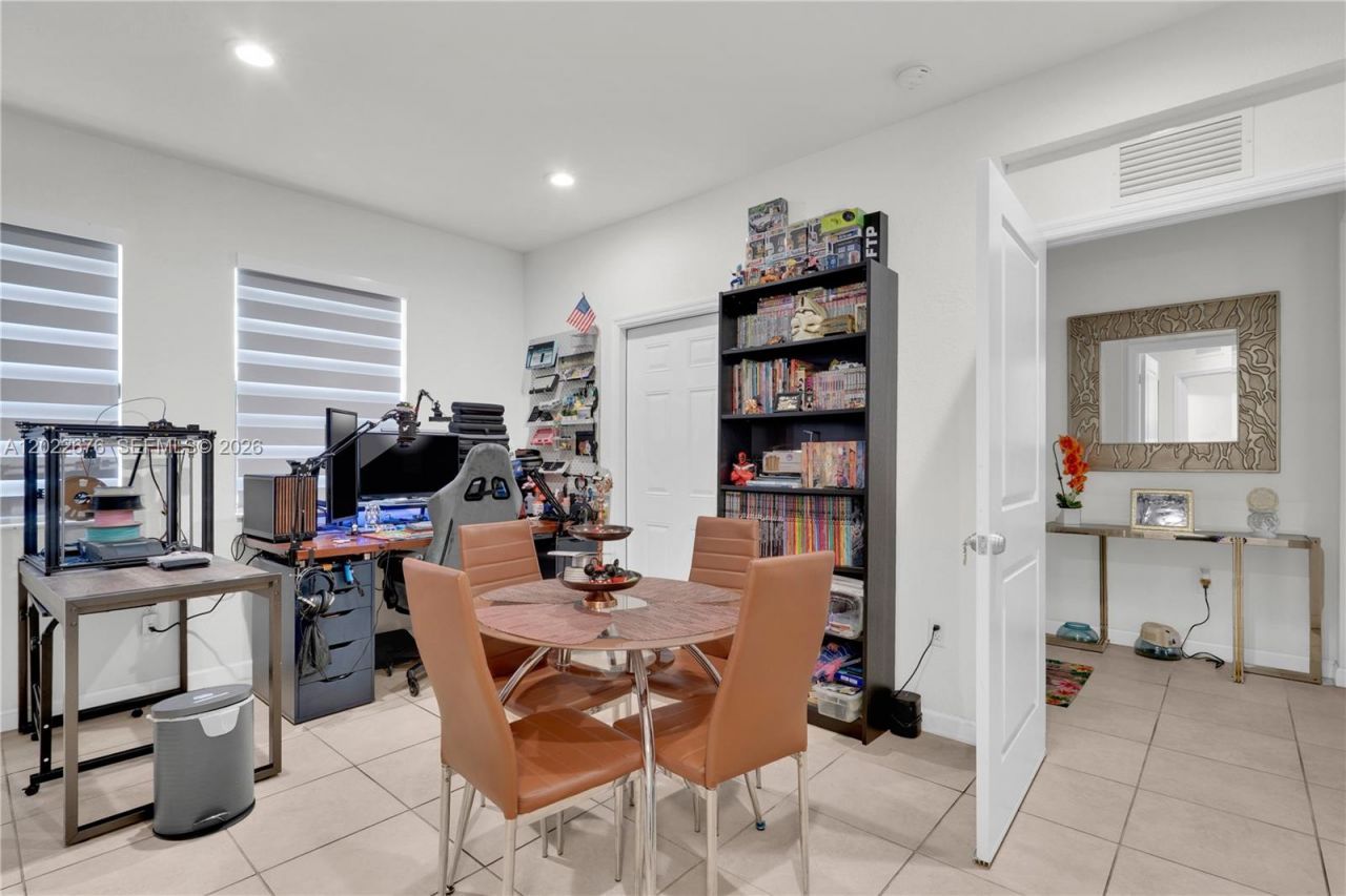 2484 SE 1st St , Homestead, FL 33033 Photo