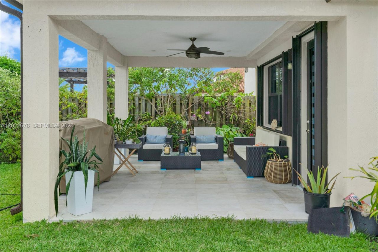 2484 SE 1st St , Homestead, FL 33033 Photo