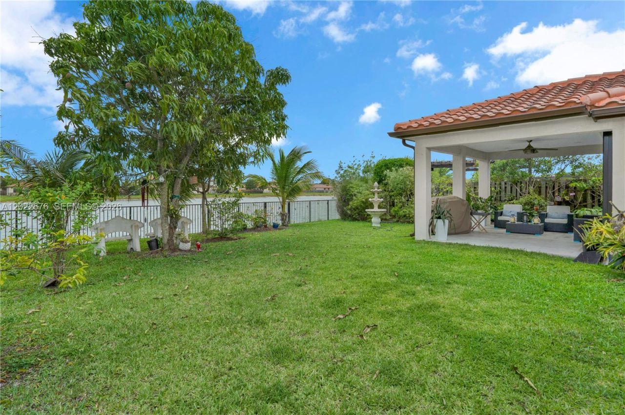 2484 SE 1st St , Homestead, FL 33033 Photo