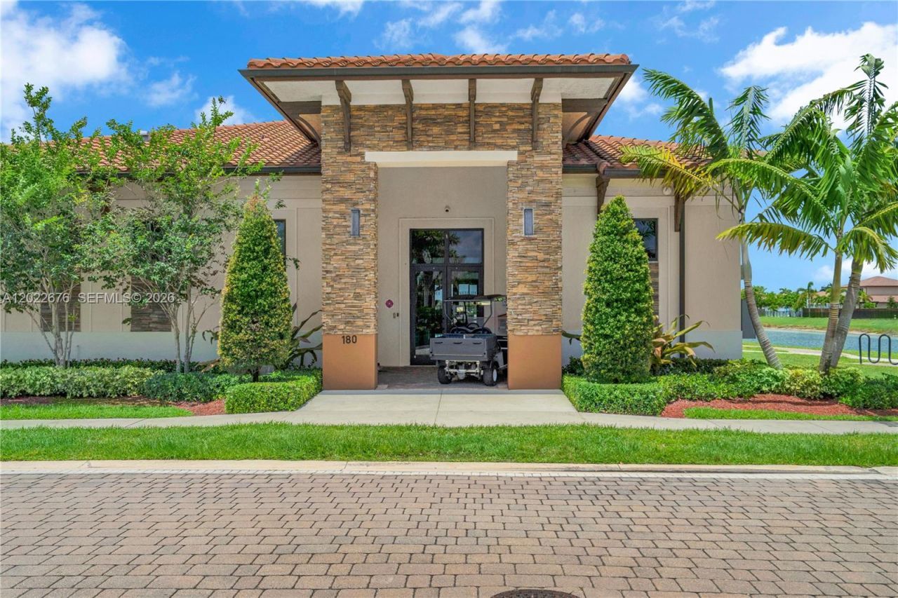 2484 SE 1st St , Homestead, FL 33033 Photo