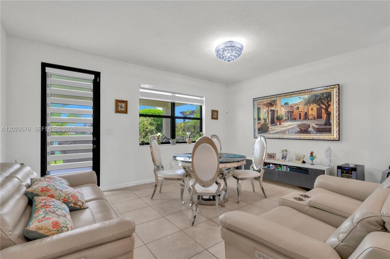 2484 SE 1st St , Homestead, FL 33033 Photo