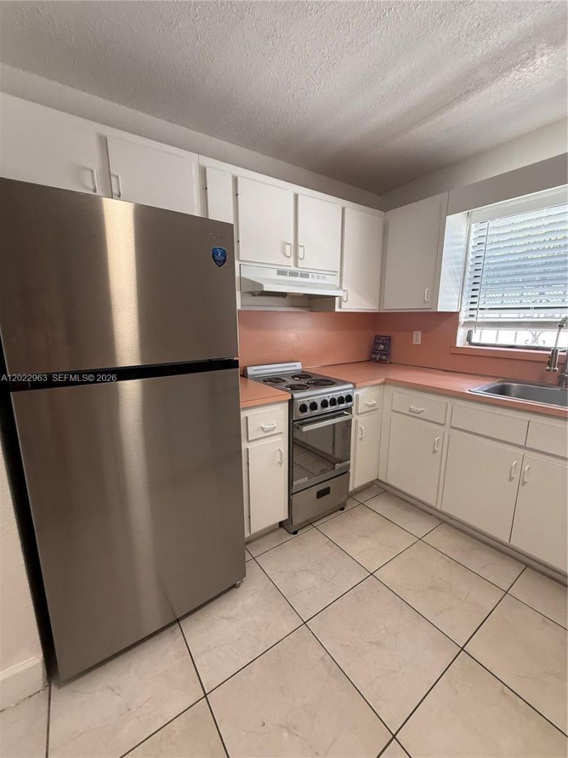 1046 NW 33rd Ave , Unit Back, Miami, FL 33125 Photo