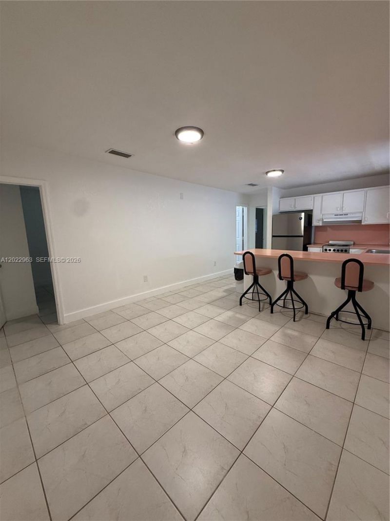 1046 NW 33rd Ave , Unit Back, Miami, FL 33125 Photo