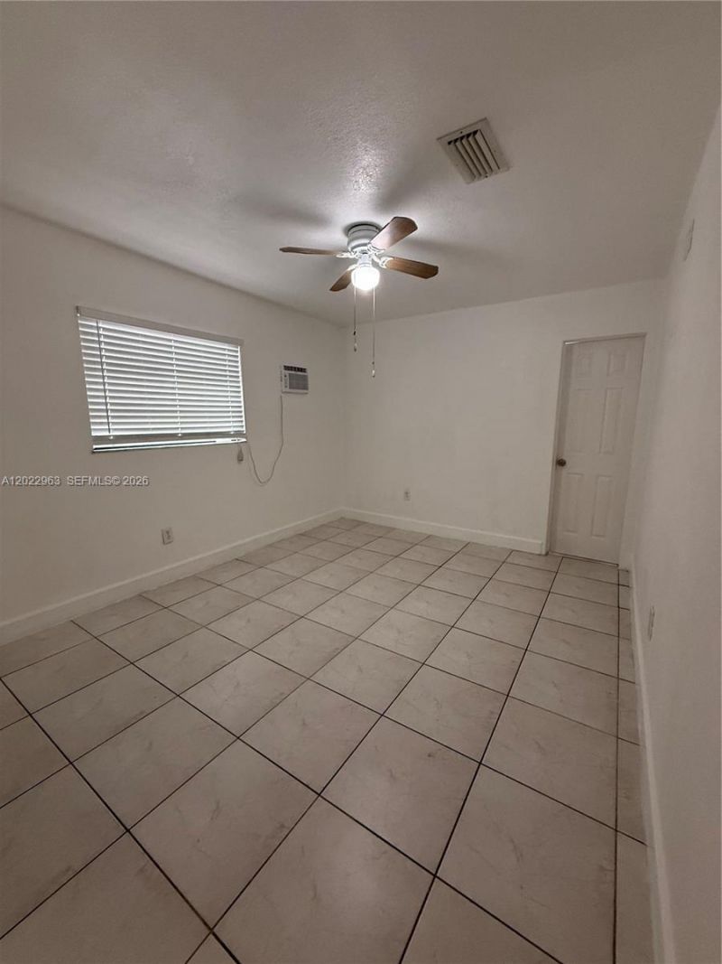 1046 NW 33rd Ave , Unit Back, Miami, FL 33125 Photo