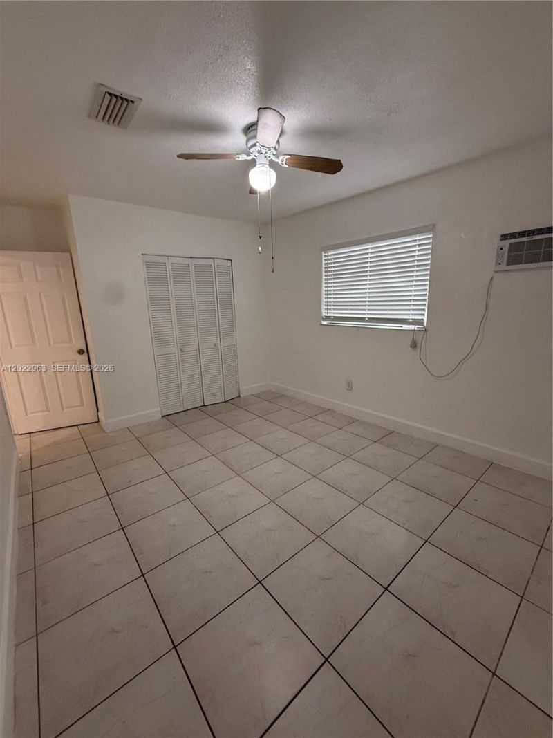 1046 NW 33rd Ave , Unit Back, Miami, FL 33125 Photo