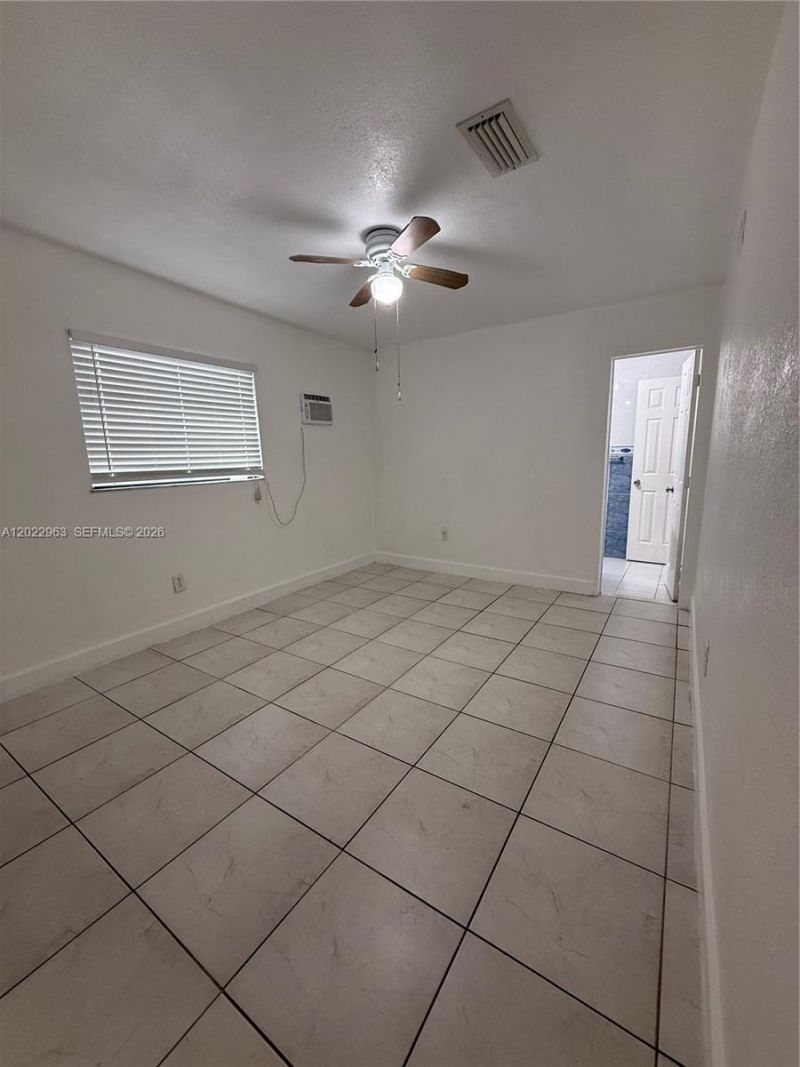 1046 NW 33rd Ave , Unit Back, Miami, FL 33125 Photo