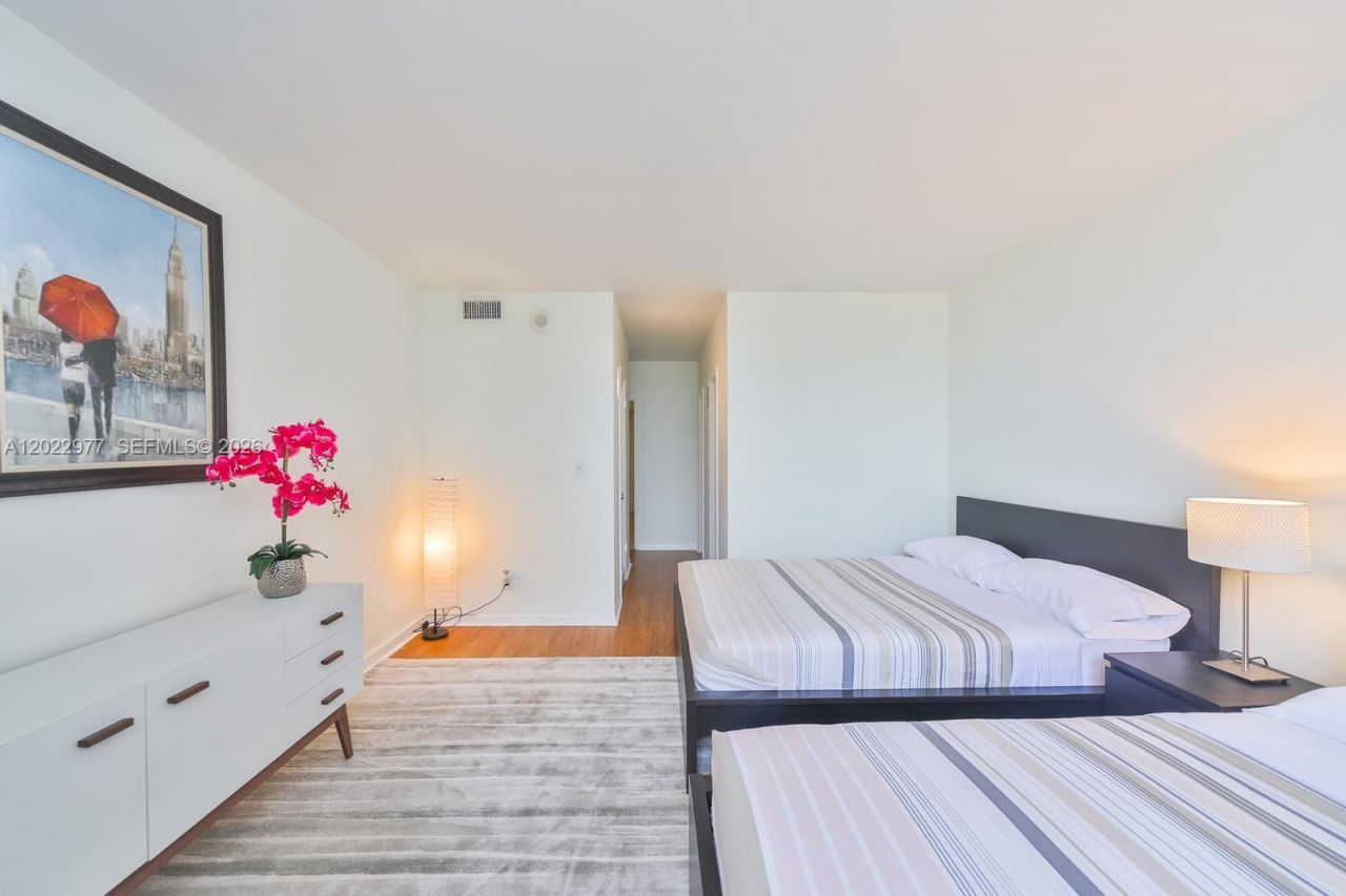 19370 Collins Ave , Unit 622, Sunny Isles Beach, FL 33160 Photo