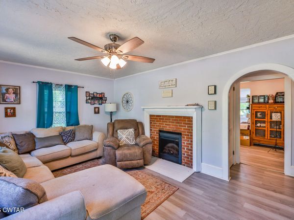 21230 Seminary Street, Hollow Rock, TN 38342