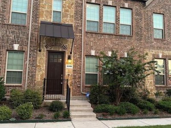 2402 Siskiyou Street , Lewisville, TX 75056