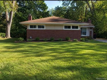 29358 Westbrook Parkway, Southfield, MI 48076