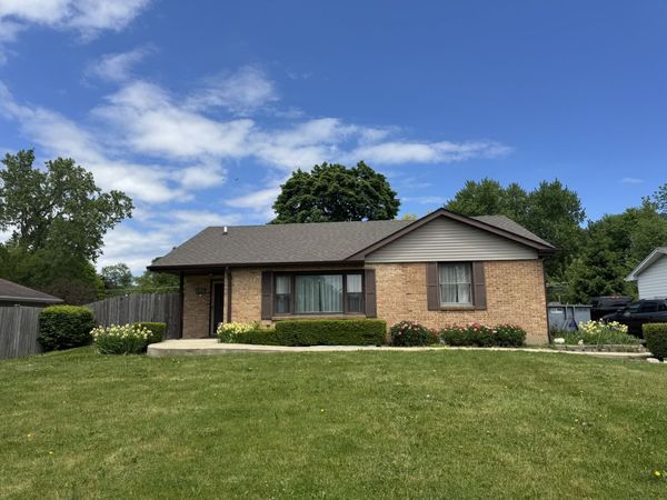 2130 Hawthorne Lane , Waukegan, IL 60087