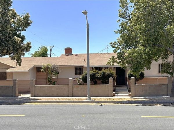 1020 W 10th Street, Corona, CA 92882