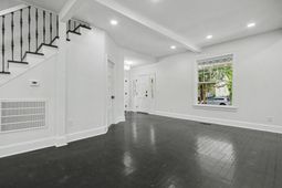 128 Wood St. photo 4