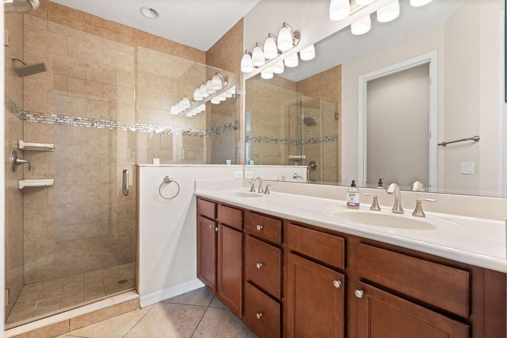 626 SW Glen Crest Way, Stuart, FL 34997 Photo