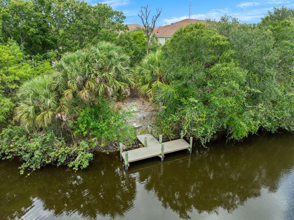 626 SW Glen Crest Way, Stuart, FL 34997 Photo